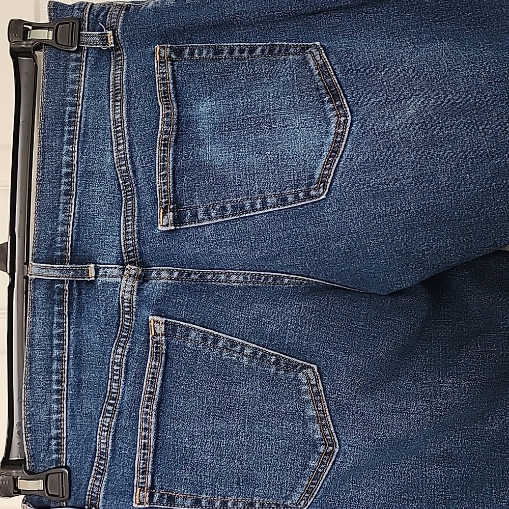 OLD NAVY WOMAN'S JEANS - Picture 6 of 10